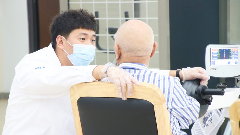 农村养老院加盟代理：如何选择合适的合作伙伴**