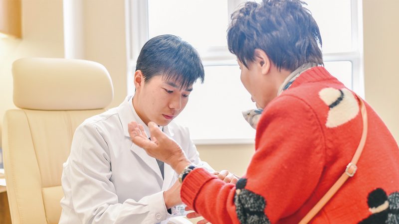 社区居家养老服务中心的收费，到底谁说了算